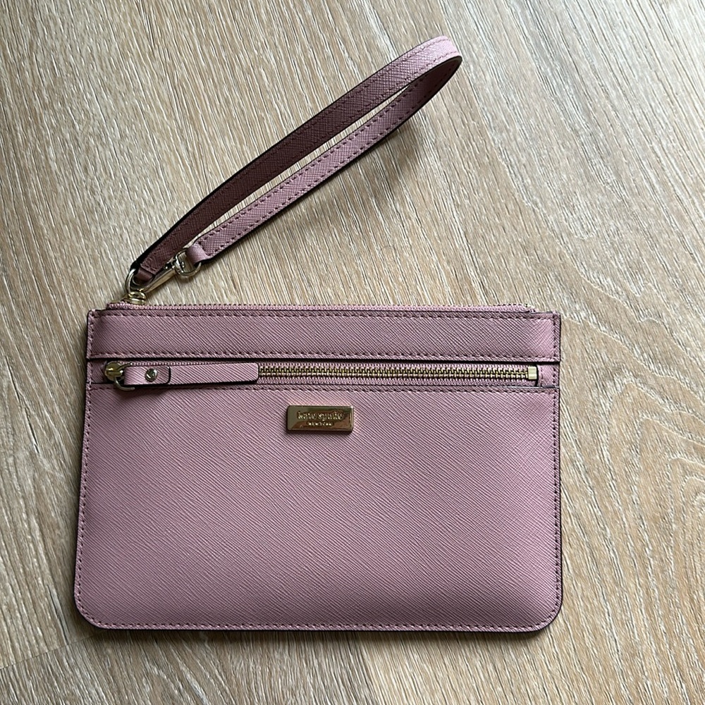 Kate spade wristlet - amazing condition
